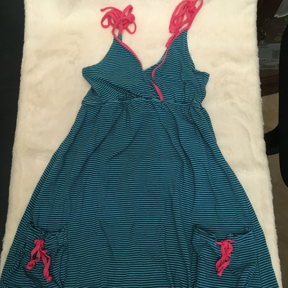 Xhilaration Beach/Swimsuit Coverup